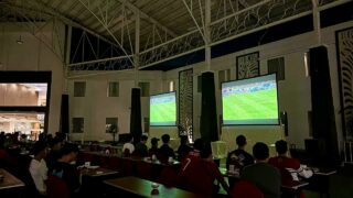 Hotel Swiss Belinn Panakkukang Makassar Hadirkan Sensasi Nobar Layaknya di Stadion