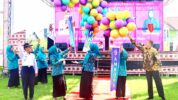 Bupati Selayar Saat Pelepasan Balon Sebagai Simbol Pembukaan Jambore PKK 2024