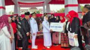 Pemkab Morowali Serahkan Santunan Jaminan Kematian kepada Ahli Waris Peserta BPJS Ketenagakerjaan